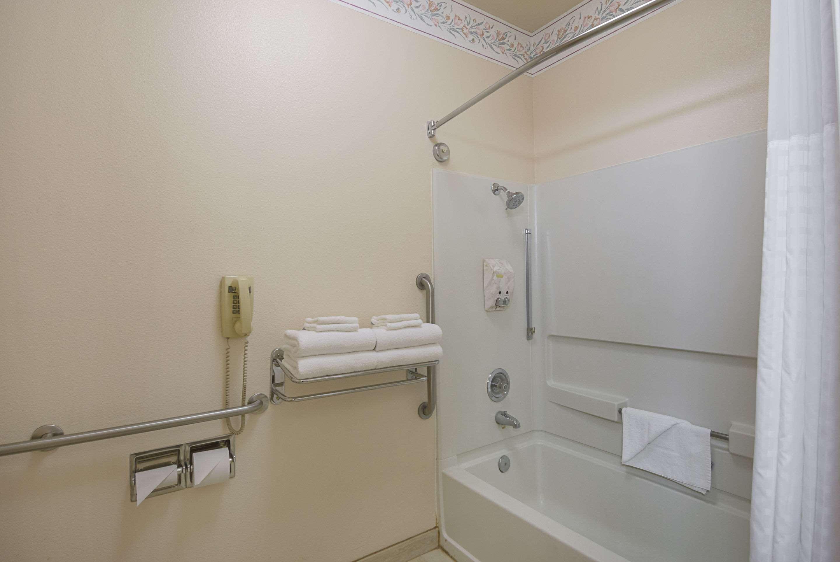 Quality Inn Fresno Yosemite Airport Ngoại thất bức ảnh