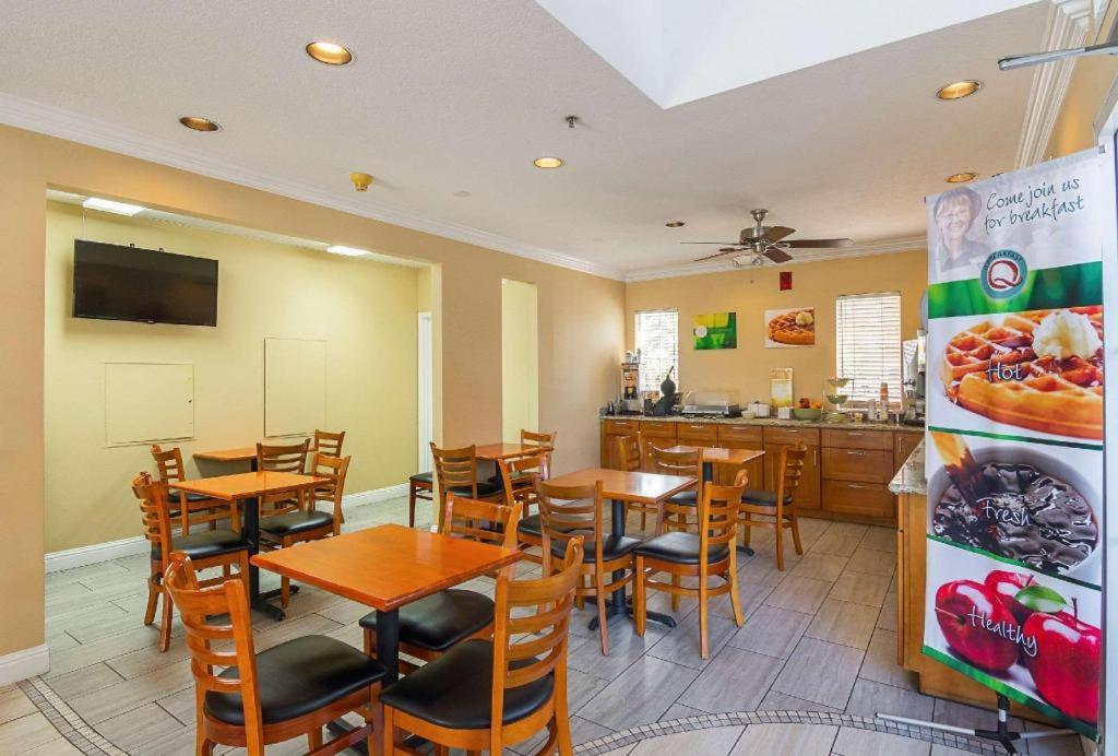 Quality Inn Fresno Yosemite Airport Ngoại thất bức ảnh