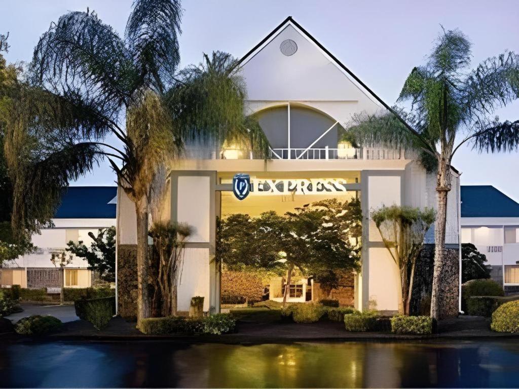 Quality Inn Fresno Yosemite Airport Ngoại thất bức ảnh
